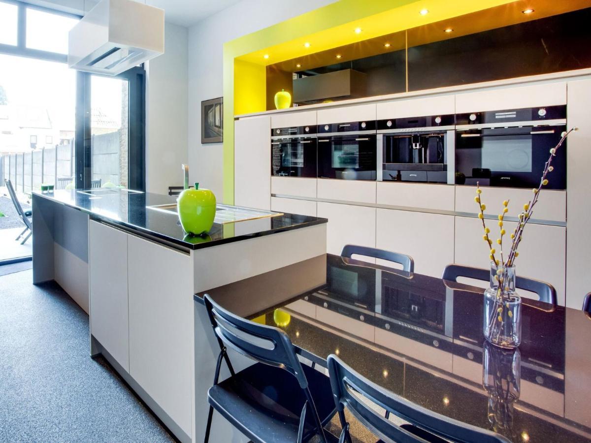 Modern Holiday Home In Scherpenheuvel With Infrared Sauna エクステリア 写真