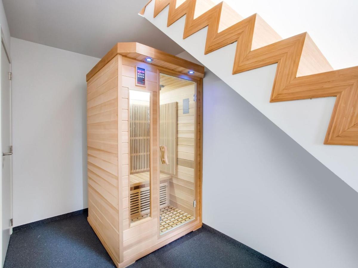 Modern Holiday Home In Scherpenheuvel With Infrared Sauna エクステリア 写真